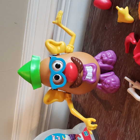 2XHP💖 Vnt Playskool Mr. or Mrs Potato Head Silly Suitcase 26 Pc Complete Hasbro - Picture 4 of 10